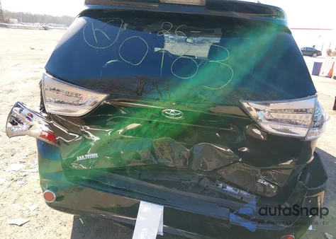 2012 Toyota Sienna Se 8 Passenger z USA, uszkodzony, nr VIN 5TDXK3DC2CS261310